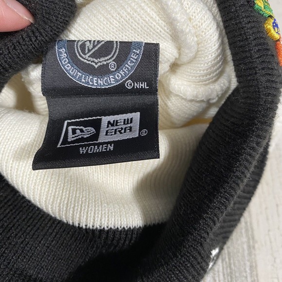 New Era Chicago Blackhawks Women's Beanie Pom Knit Snowflake Hat Cap Adult NHL - Picture 4 of 6